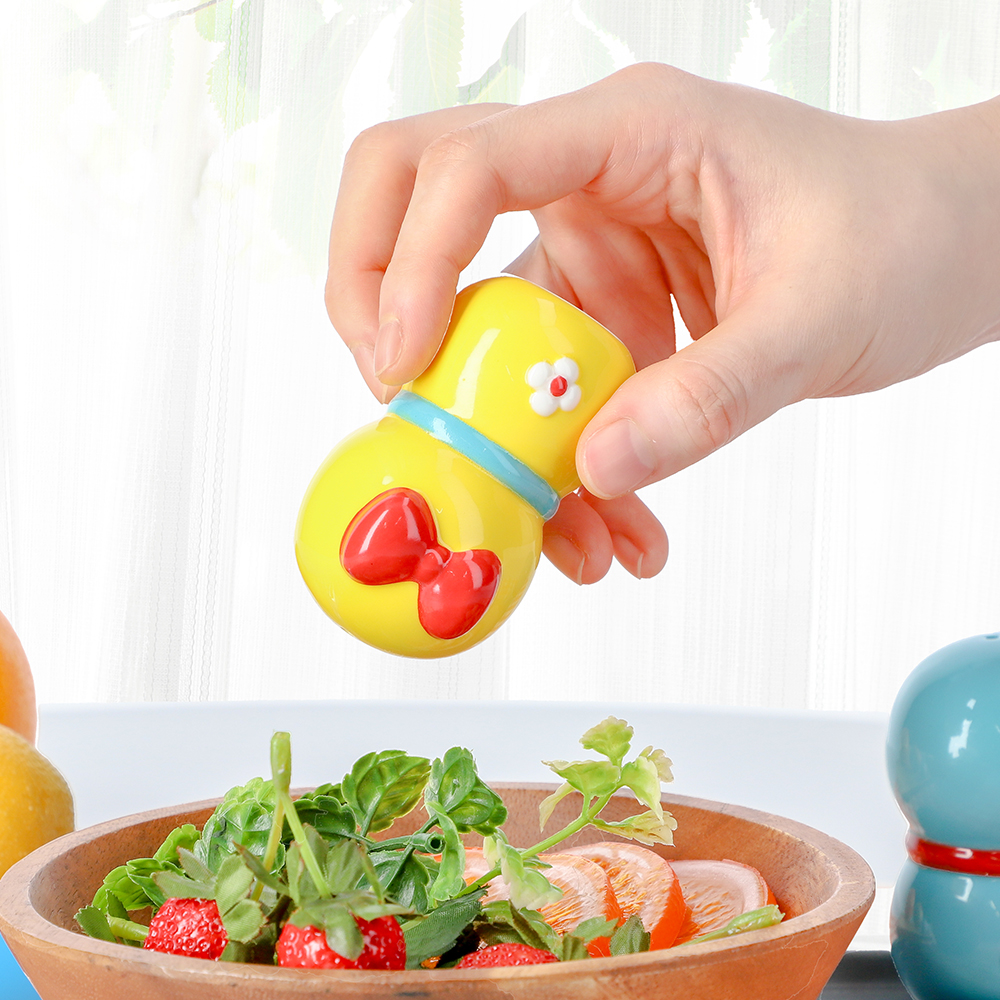  Tempat Bumbu Lada Garam Mirai Doraemon dan Dorami-chan 